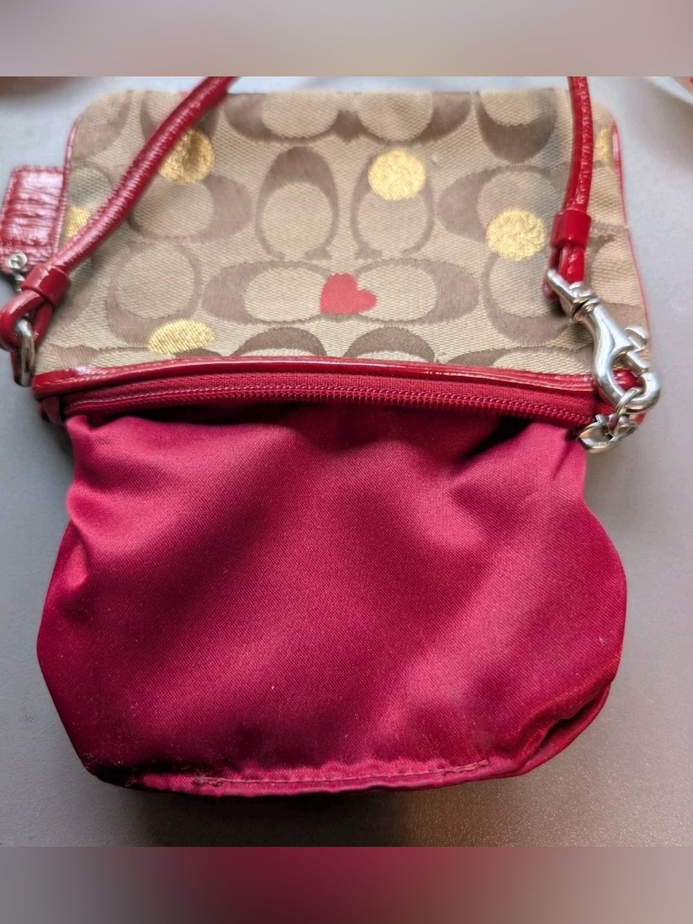 🍒COACH Purse Y2k Poppy Red Heart
Signature Lurex Wristlet🍒 - Picture 16 of 16